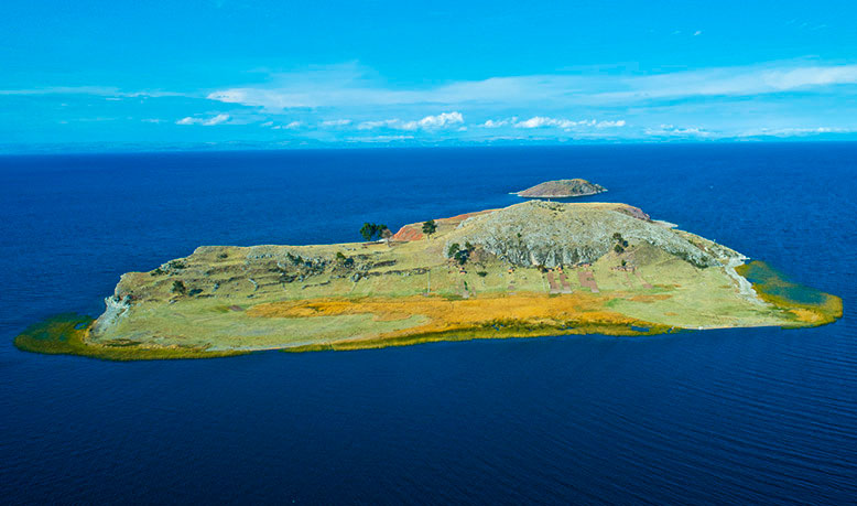 Ticonata Island Llachon Puno